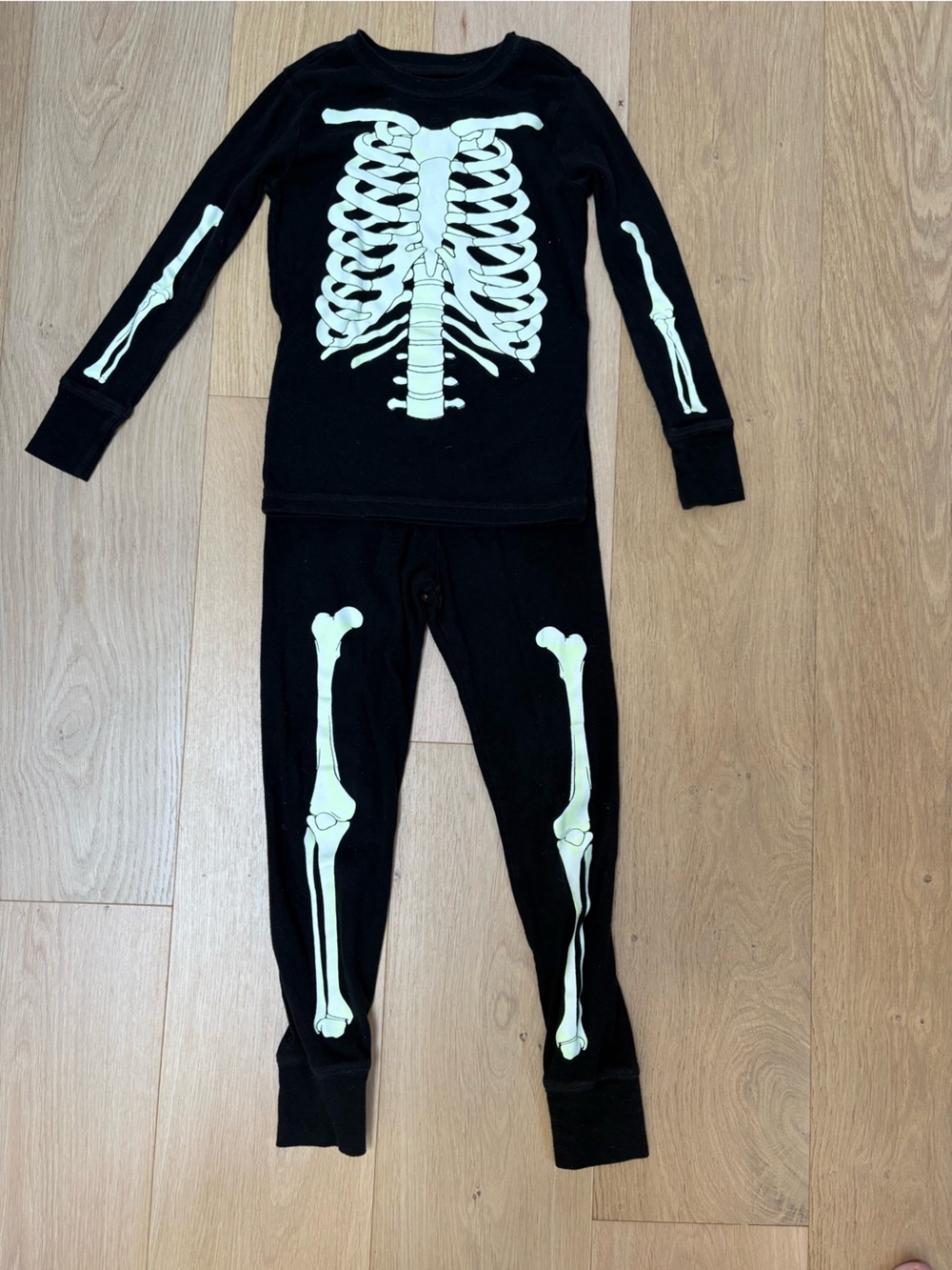 GAP kids Glow Skeleton